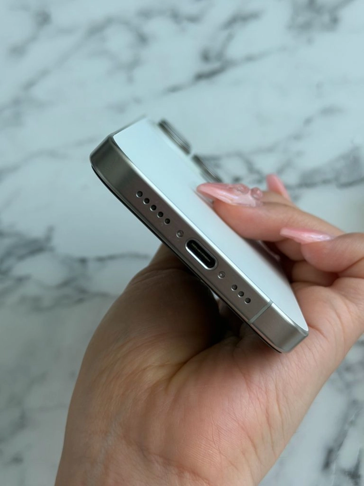 아이폰15프로 256GB 화이트 자급제 이미지