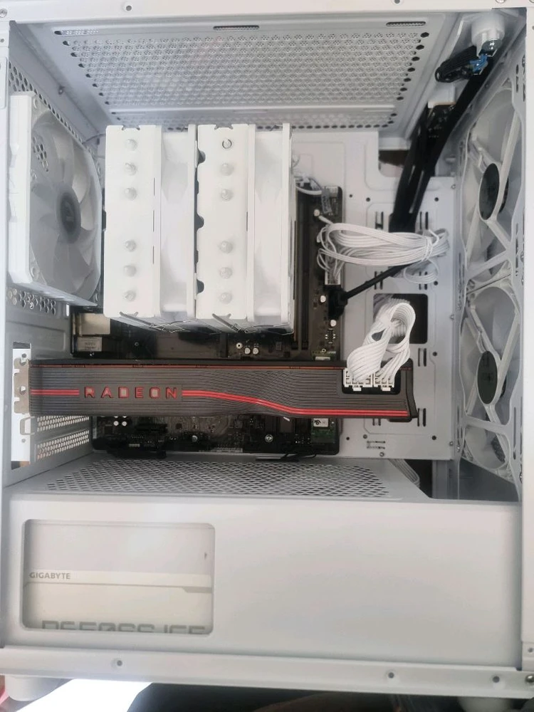 라이젠7 7800X3D/16G/rx5700xt 겜본체 이미지