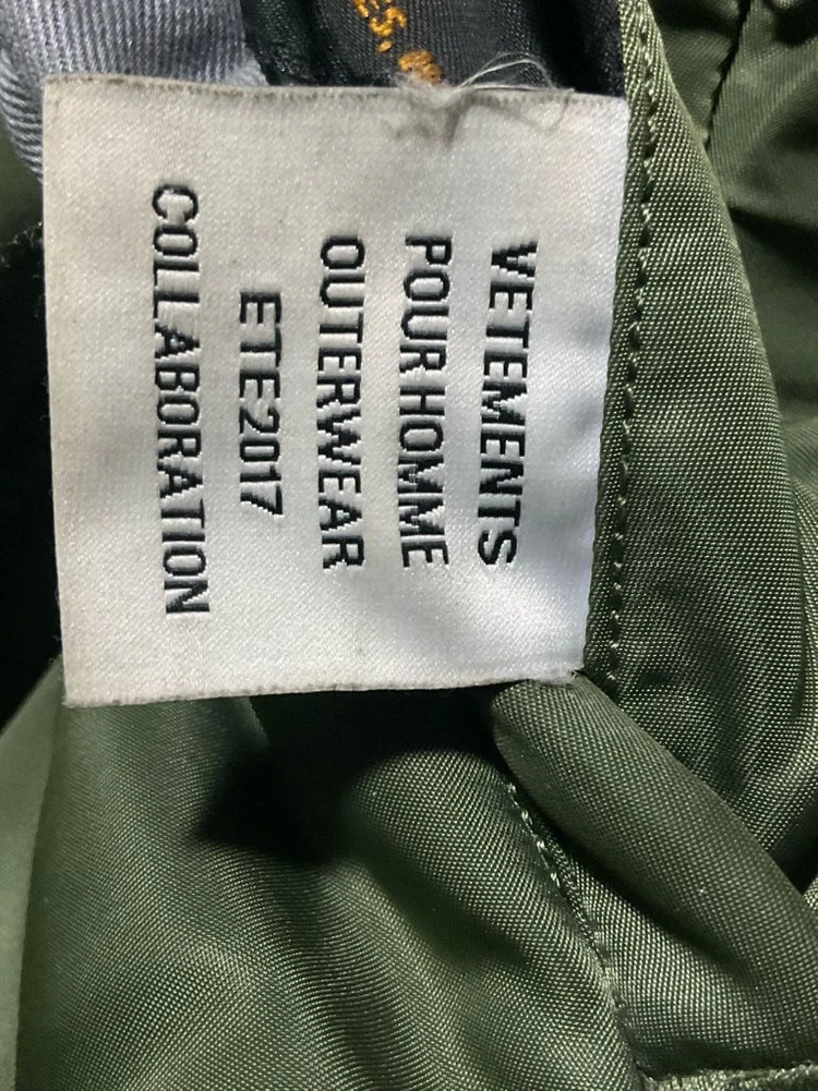 베트멍 AW17 리버시블 알파인더스트리 크롭 패디드 봄버 MA-1 이미지