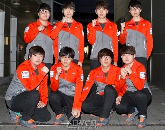 SKT T1 뉴발란스 15년도 유니폼 구매합니다! 이미지