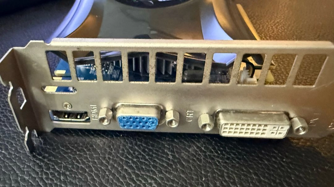 GTX 550TI V2 1GB 그래픽 카드 이미지
