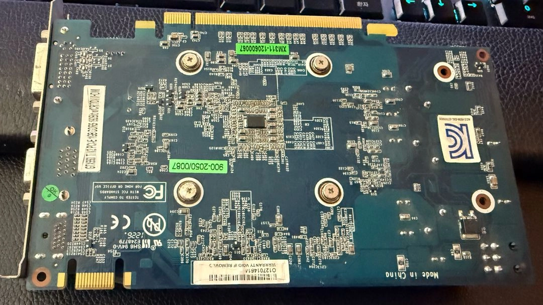 GTX 550TI V2 1GB 그래픽 카드 이미지