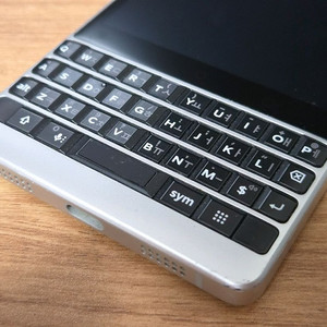 블랙베리 키투 실버 리니지os key2 keytwo 쿼티키보드 qwerty 이미지