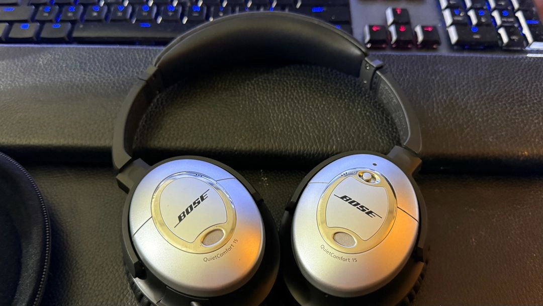 BOSE QC 15 보스 노켄 헤드폰 (패드 교환 상태) 이미지