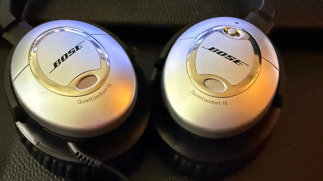 BOSE QC 15 보스 노켄 헤드폰 (패드 교환 상태) 이미지