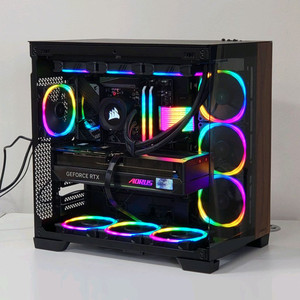 9800X3D 5080 어로스마스터 32GB 컴퓨터 안텍 C8 우드 본체 아이온2 배그 이미지