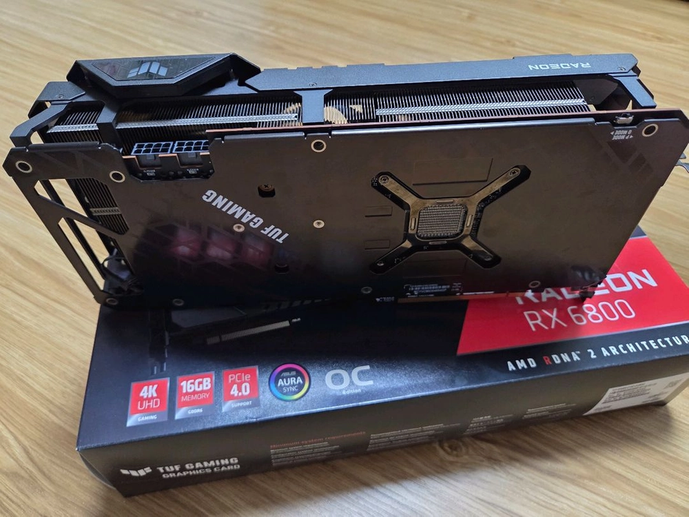 라데온 RX 6800 OC 그래픽카드 이미지