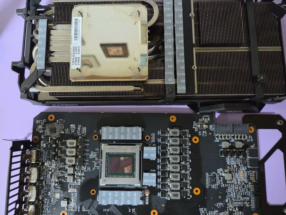 라데온 RX 6800 OC 그래픽카드 이미지