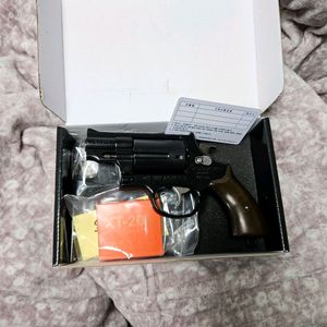호신용 리볼버 이미지