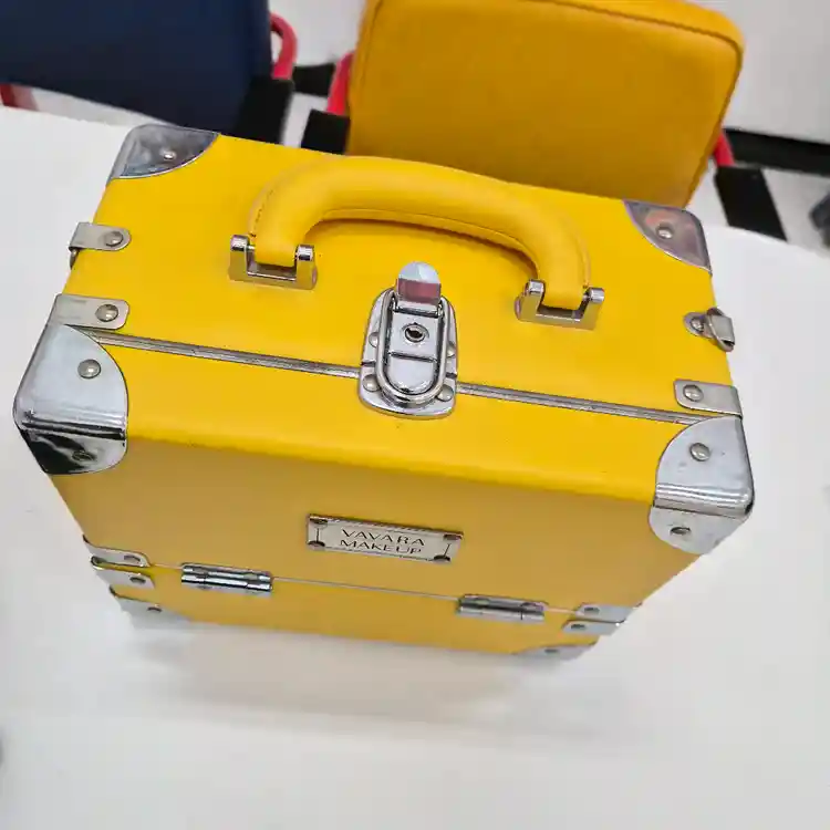 바바라 메이크업 박스 옐로우 이미지