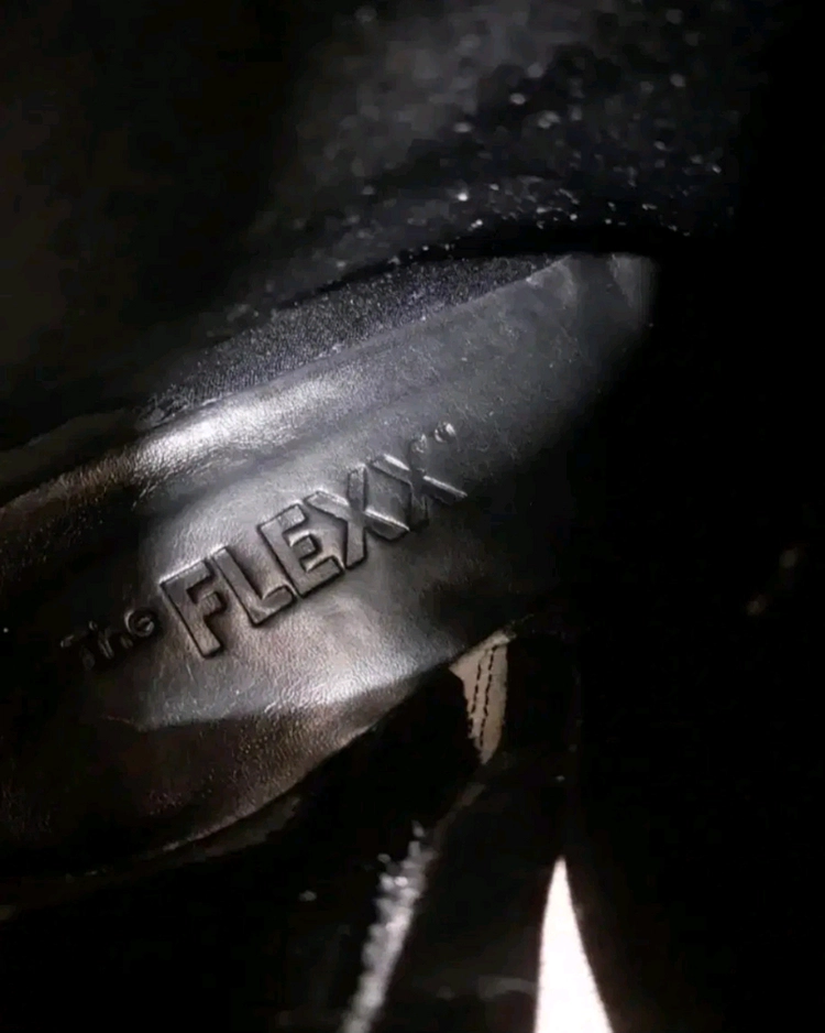 여성 더플렉스 블랙 가죽 앵클부츠 (38 / 240) 이미지