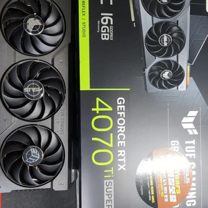 ASUS RTX 4070 Ti SUPER 그래픽카드 이미지