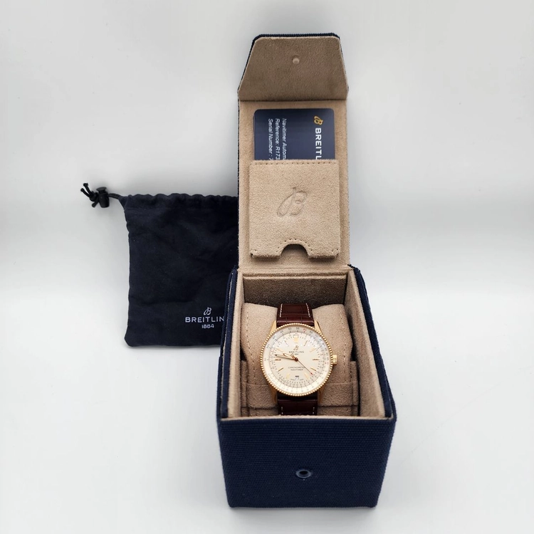 브라이틀링 네비타이머 논그래프 41MM 18K 금통 2022년09월 이미지