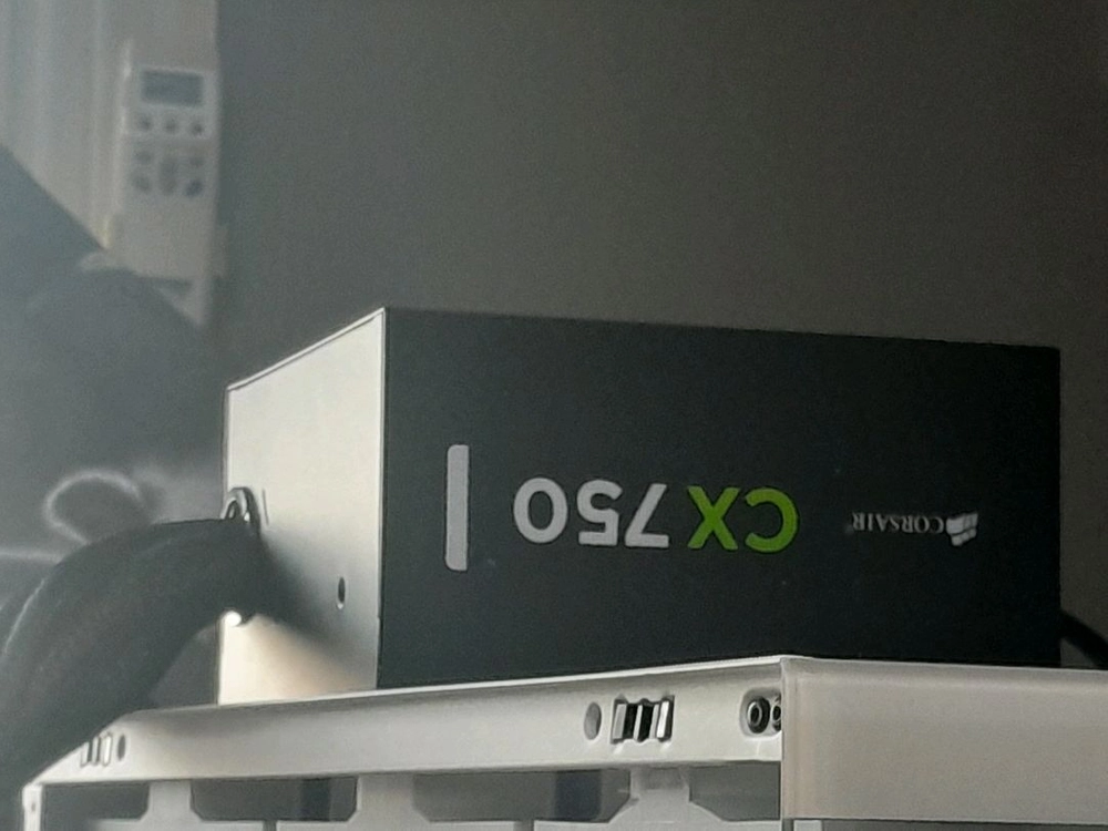 커세어 750w 파워 서플라이 팝니다. cx750 이미지