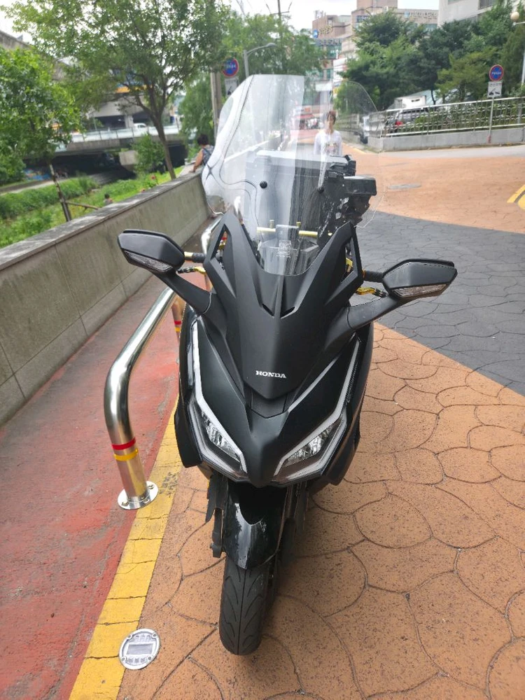 혼다 포르자25년식 350 블랙 탑박스 포함 14804km 이미지