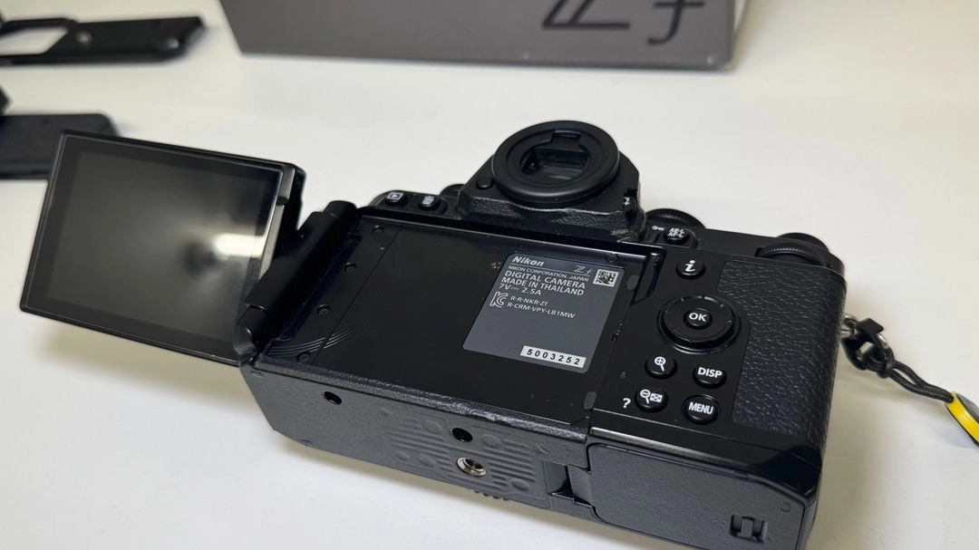 니콘 ZF +40mm SE 저렴히 판매해요 이미지