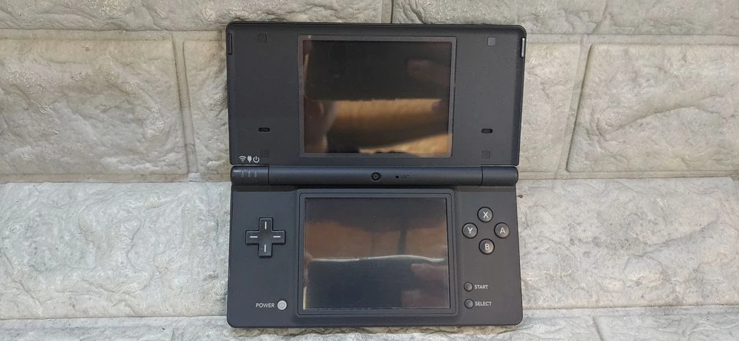 닌텐도 dsi 게임기 이미지