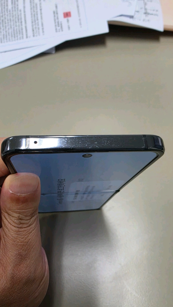 삼성 갤럭시 Z플립5 그라파이트 256G 이미지