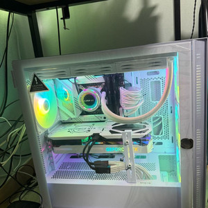 급처 새 부품 다수 하이엔드 pc 컴퓨터 본체(14700k,64gb,z790,4070ti super) 이미지