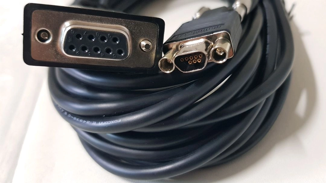 Micro-DB9 to DB9/F 시리얼 케이블 038-003-084 이미지
