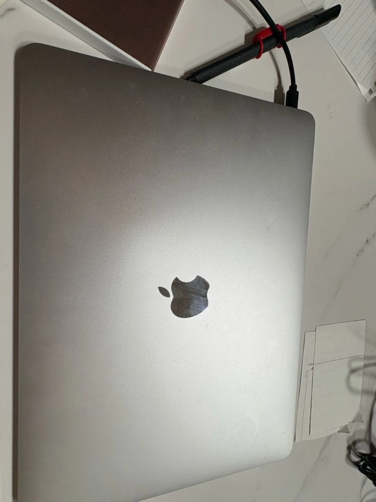 Apple MacBook Air M1 13인치 이미지