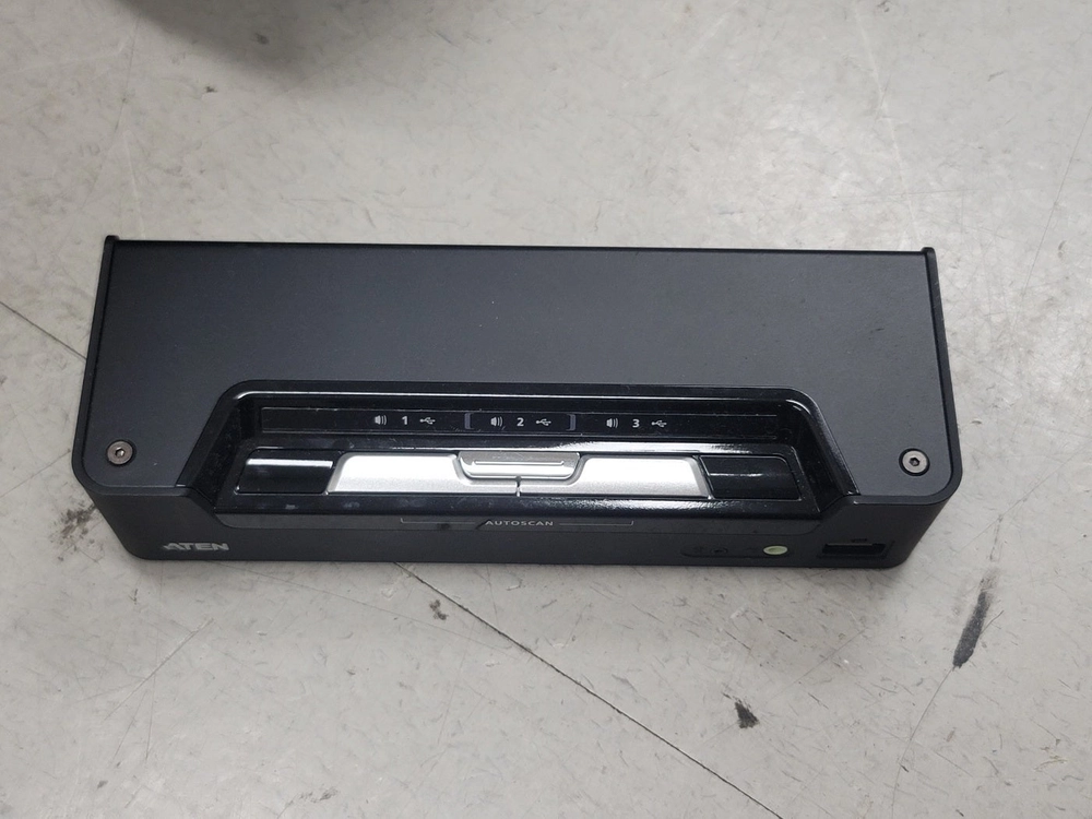 건평 IPLEX KP-28 28포트 USB 허브 ATEN CS1953 3포트 KVM 스위치 Dymo 라벨 프린터 이미지