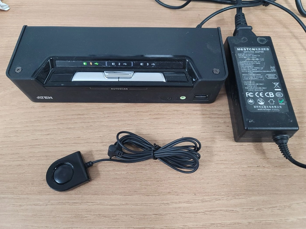 건평 IPLEX KP-28 28포트 USB 허브 ATEN CS1953 3포트 KVM 스위치 Dymo 라벨 프린터 이미지