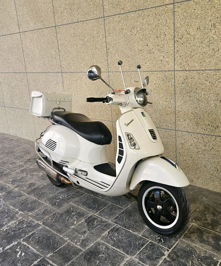 베스파 GTS300 배기튜닝 판매합니다 이미지
