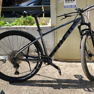 트렉 엑스칼리버8 12단 mtb 자전거 판매합니다. 이미지