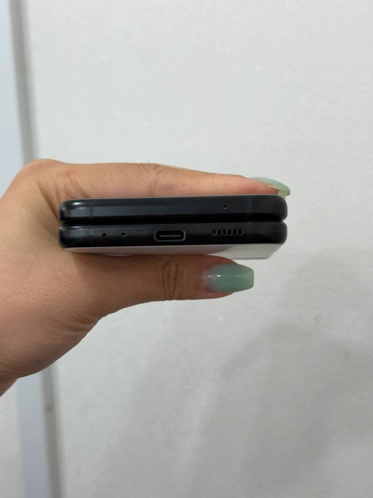 무잔상)갤럭시Z플립3 화이트 256GB Y1999 이미지