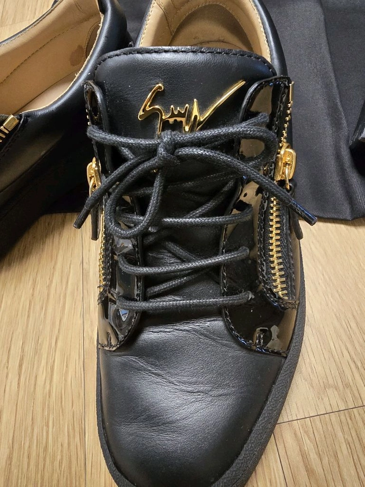 쥬세페자노티 지퍼 디테일 로우탑 스니커즈 로퍼 단화 이미지
