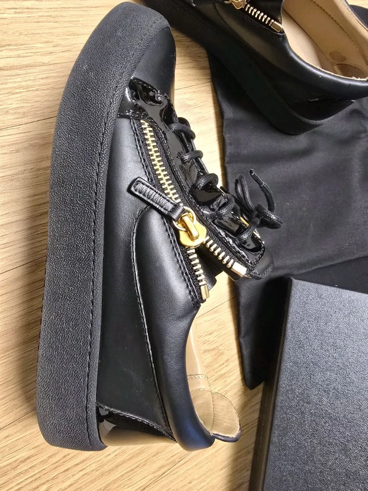 쥬세페자노티 지퍼 디테일 로우탑 스니커즈 로퍼 단화 이미지
