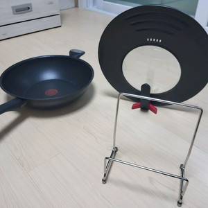 테팔 인덕션 30cm 웍 & 멀티 뚜껑, 거치대 일괄로 판매합니다 이미지