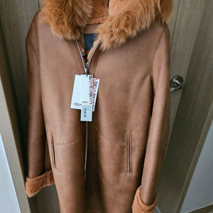 레이르 롱 퍼 무스탕 외 판매합니다 이미지