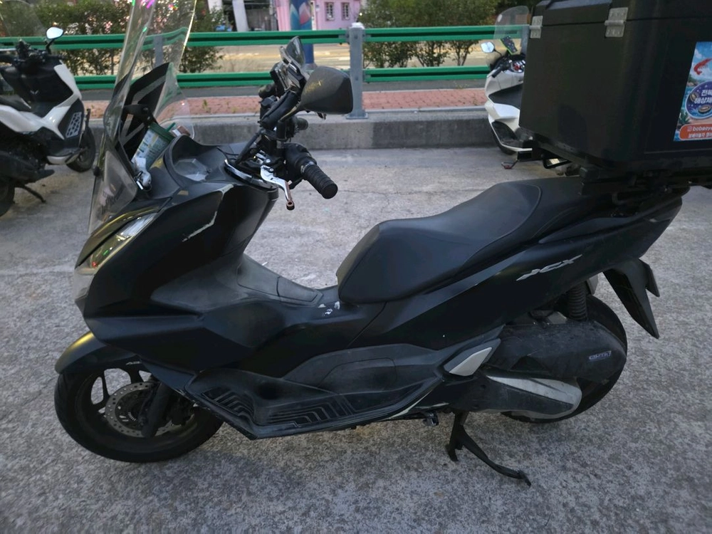 pcx125 이미지