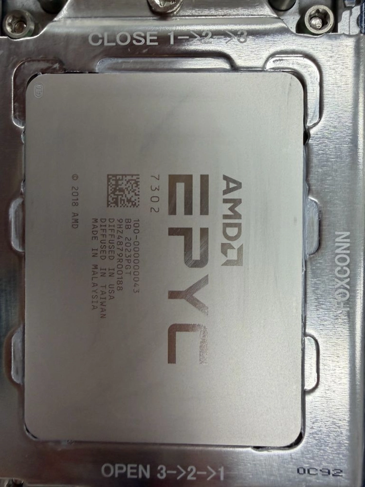 기가바이트 Gigabyte MZ32-AR0 CLN0222 메인보드 + AMD EPYC 7302 서버 CPU 이미지