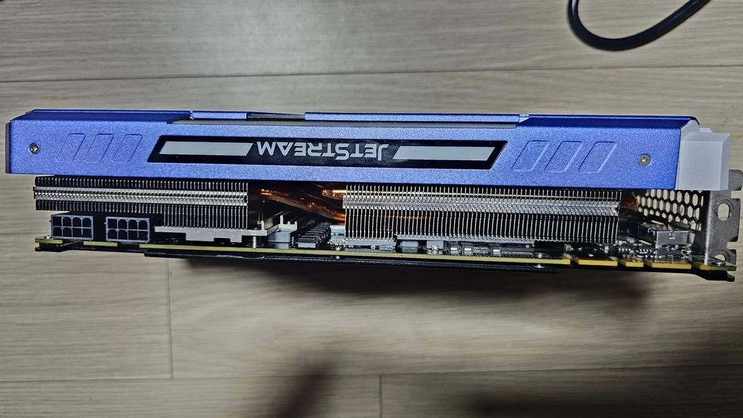 이엠텍 gtx1080ti 11g 슈퍼제스트스트림 그래픽카드 팔아요 이미지