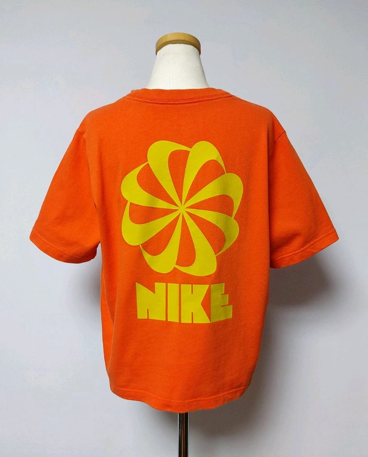 나이키 여성용 NSW CIRCA 박시 반팔 티셔츠(M) 이미지