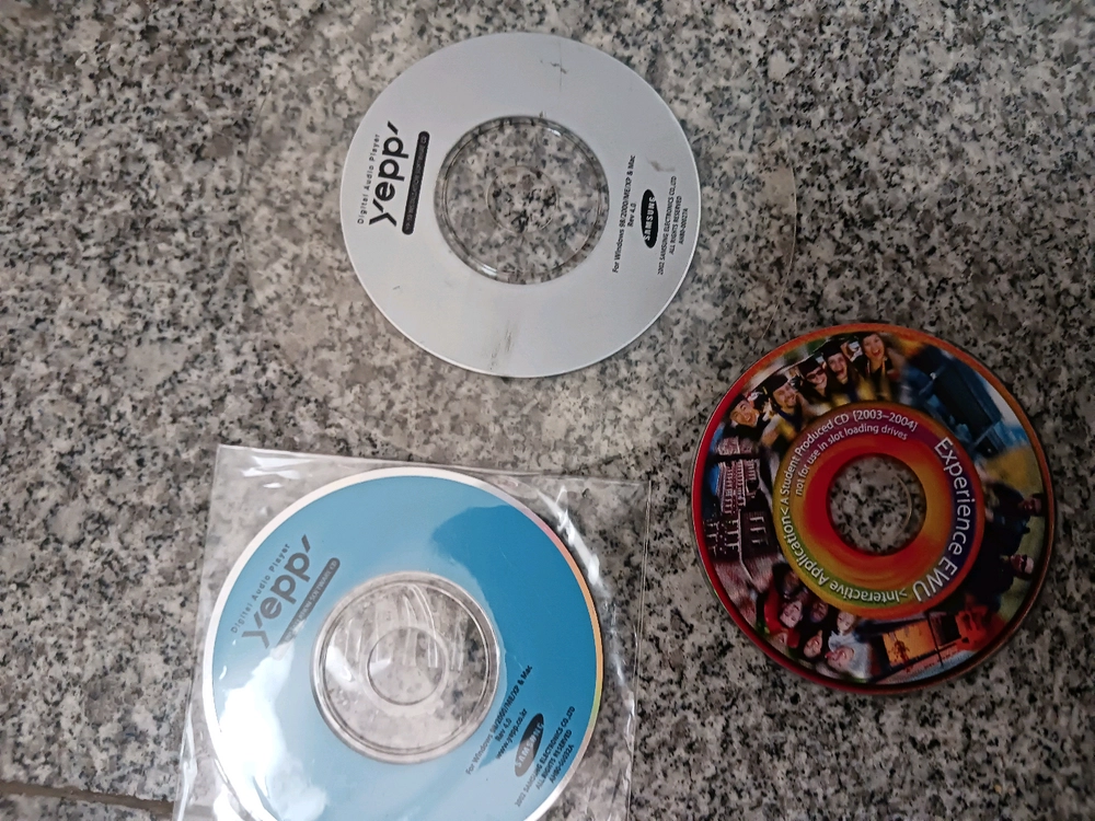 컴퓨터 관련 소프트웨어 CD 컬렉션 이미지