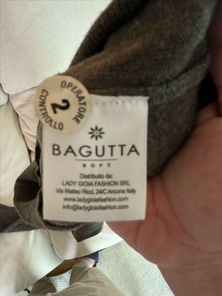BAGUTTA 소프트 그레이 니트 이미지