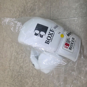 이사미 복싱글러브 8온스 레이스 화이트 새제품 이미지
