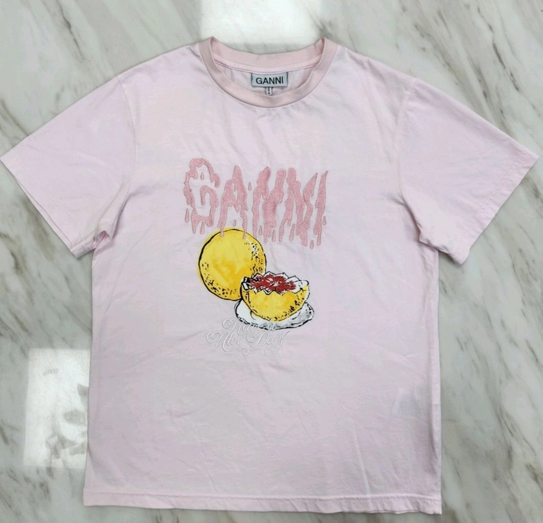 [정품 여성용] GANNI 가니 반팔 티셔츠 M 아미 시스템 타임 시리즈 에피그램 코오롱 k2 꼼데가르송 폴로 한섬 이미지