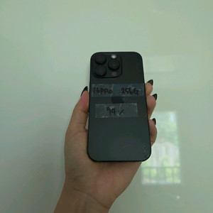 아이폰16프로 256G(화면멍,뒤판파손)(기능이상무) 이미지