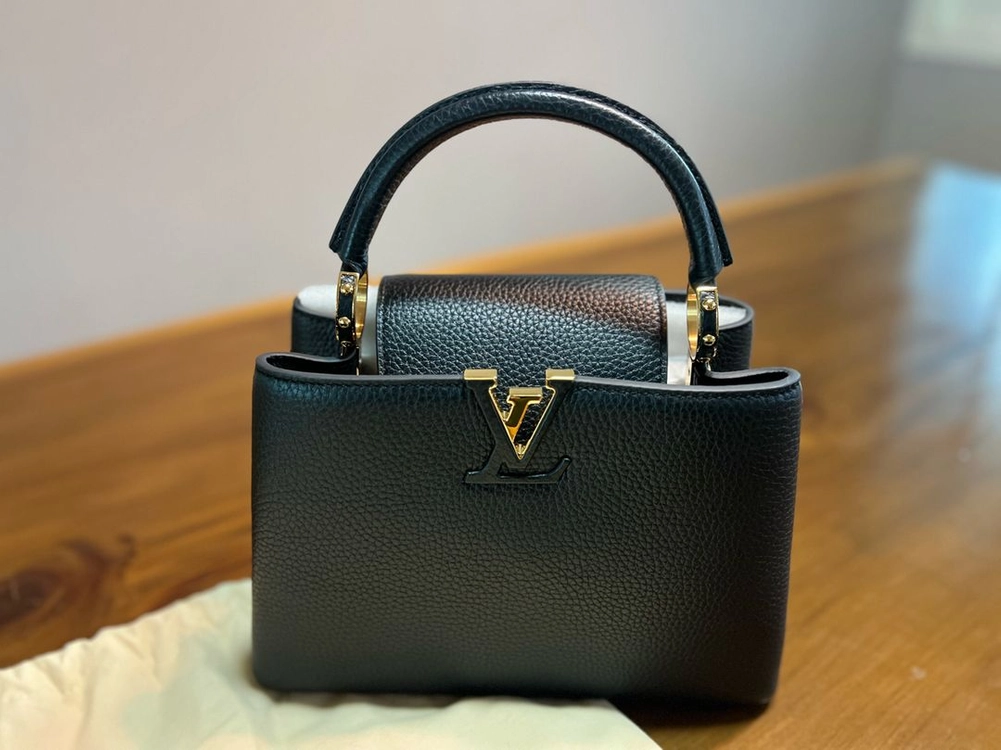 Louis Vuitton 카퓌신(Capucines) 카퓌신 MM 디자인 블랙 토트백 (프리미엄 퀄리티) 이미지