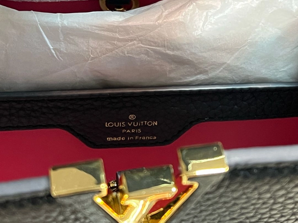 Louis Vuitton 카퓌신(Capucines) 카퓌신 MM 디자인 블랙 토트백 (프리미엄 퀄리티) 이미지