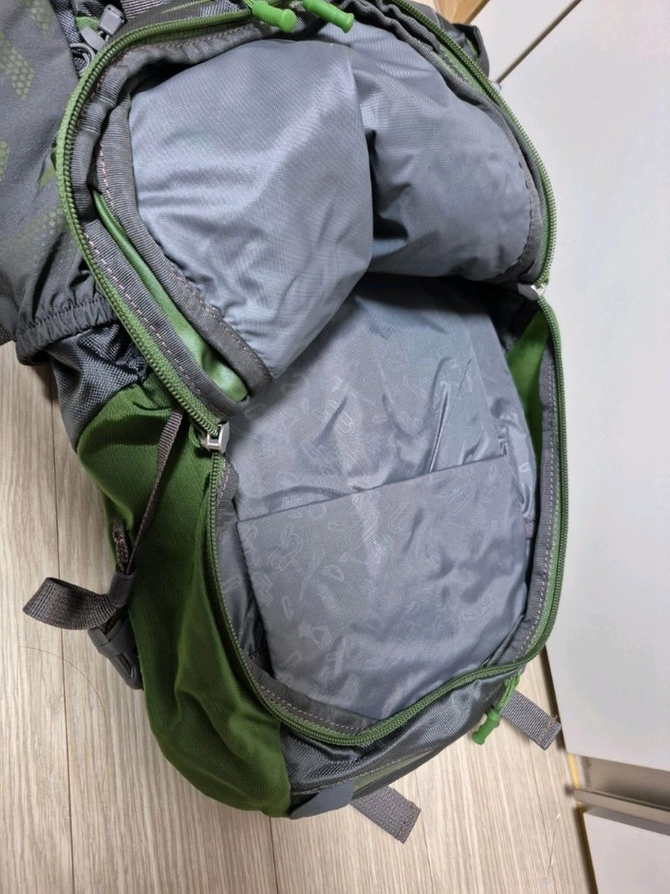 코오롱스포츠 정품 등산배낭 30리터 판매합니다 이미지