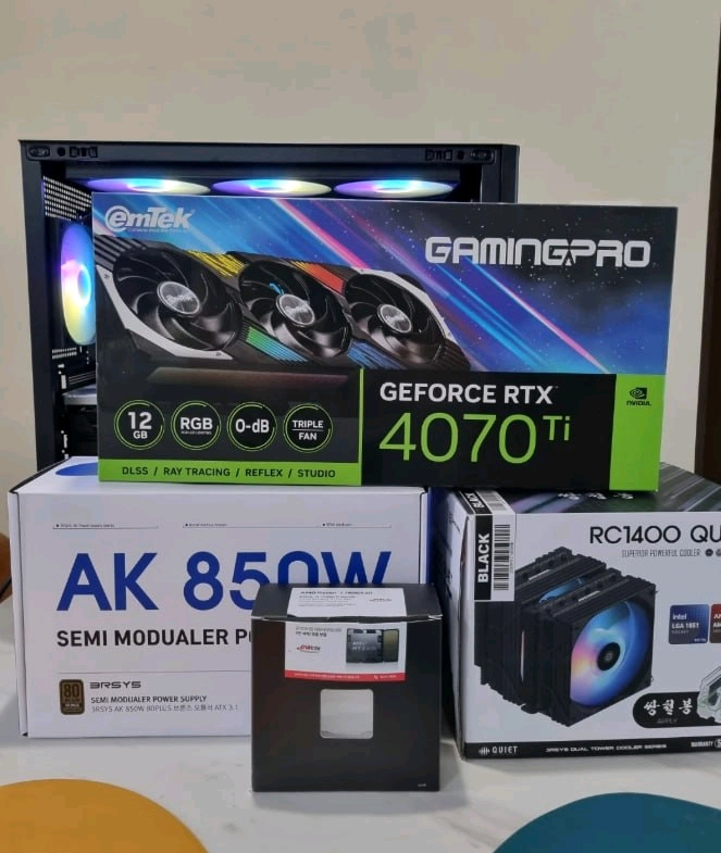 7800X3D 4070Ti 게이밍 컴퓨터 본체 이미지