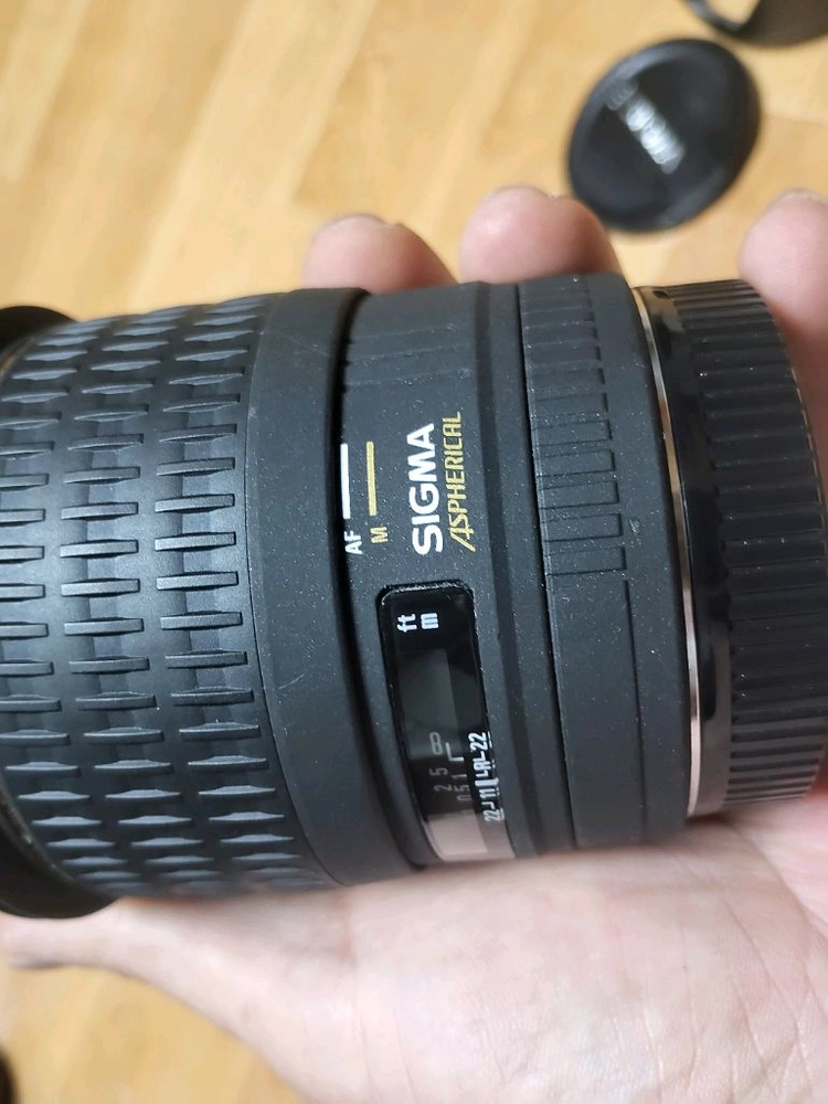 시그마 24mm F1.8 마크로 케논. DSLR 광각렌즈 이미지