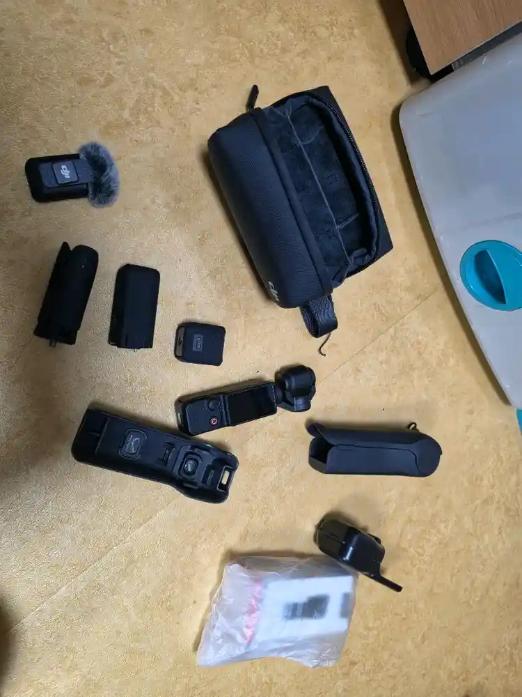 오즈모 포켓3 크리에이터 콤보 리퍼 미사용 - 안심되는 중고거래