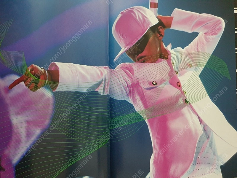 지드래곤(GD) 샤인어라이트 콘서트 화집 이미지